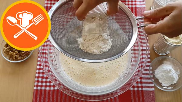 Συνταγή κέικ καρυδιού Gülüt (με βίντεο)